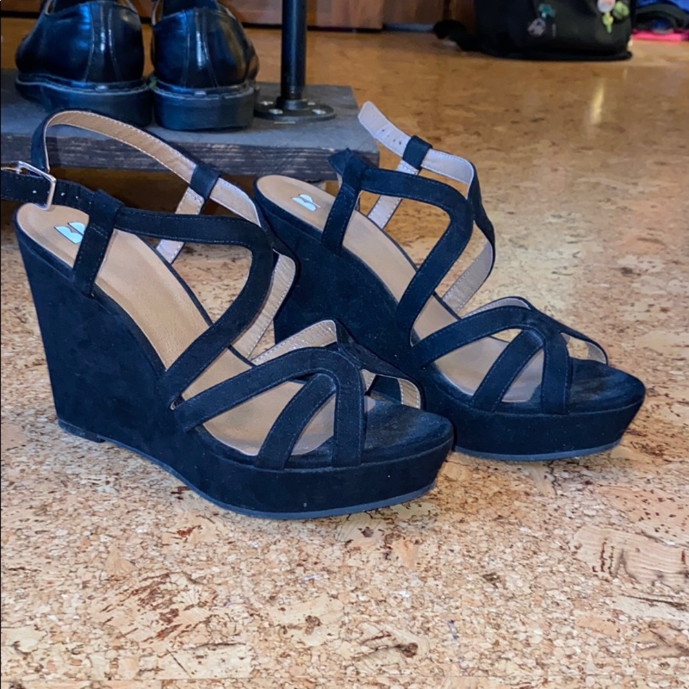 Black straps wedges